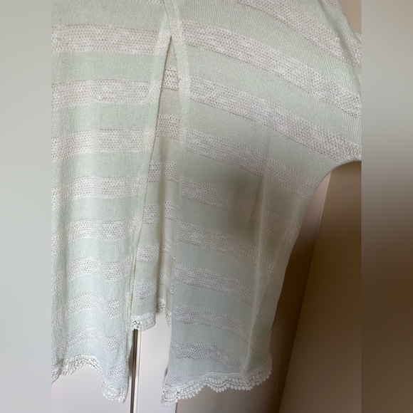 Backless Blouse - Picture 3 of 4